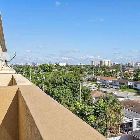 Airport Getaway Apartment Miami Luaran gambar