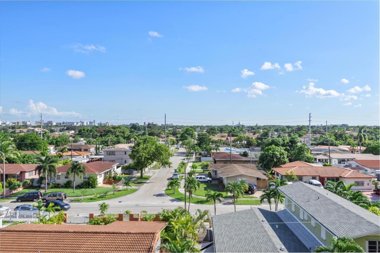 Airport Getaway Apartment Miami Luaran gambar