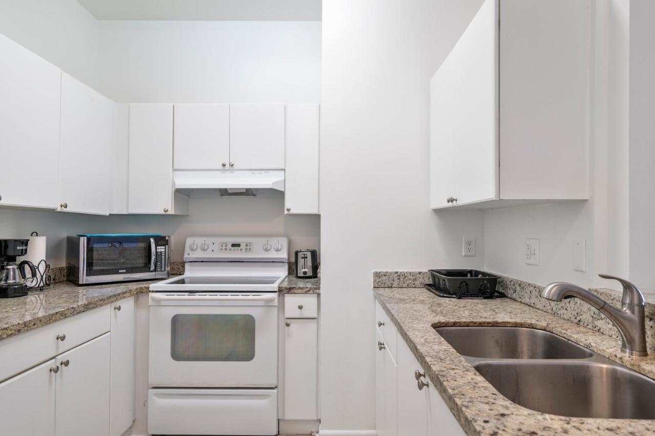 Airport Getaway Apartment Miami Luaran gambar