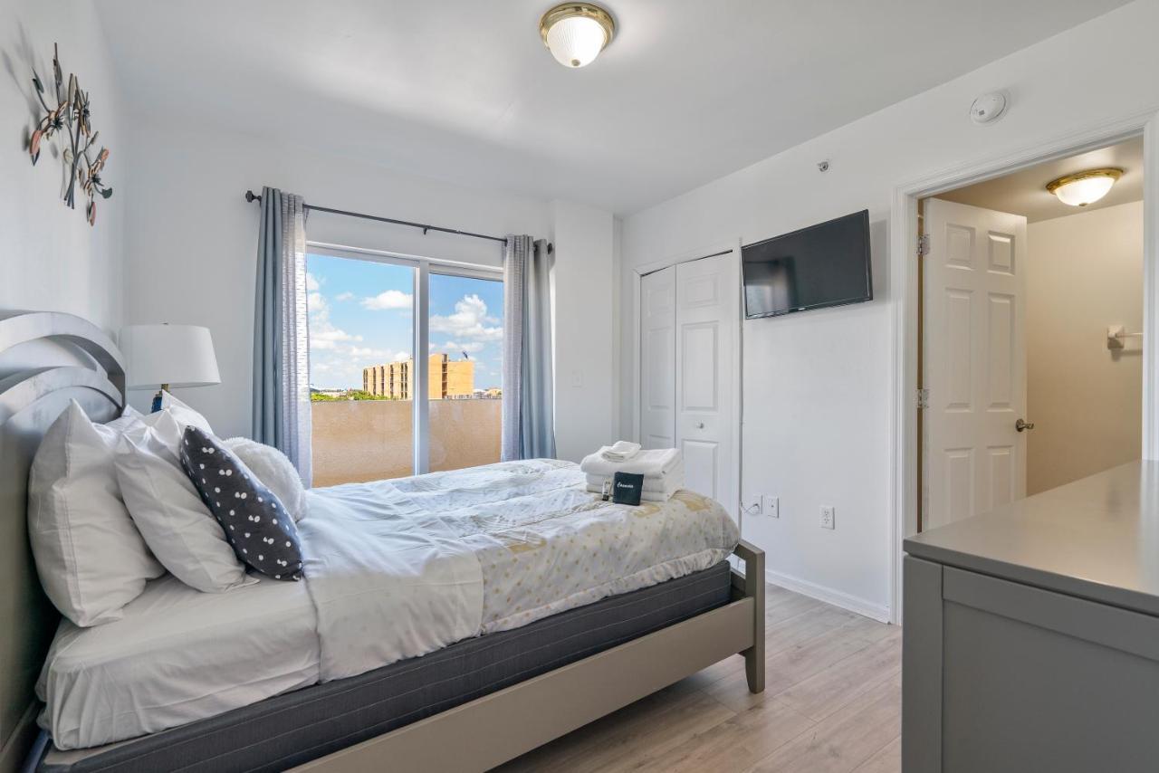 Airport Getaway Apartment Miami Luaran gambar