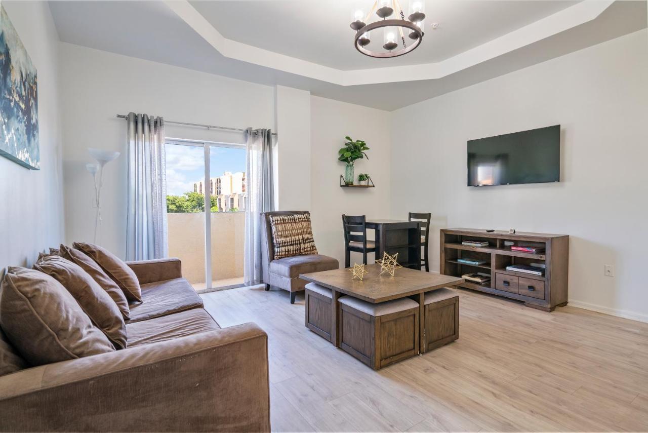 Airport Getaway Apartment Miami Luaran gambar