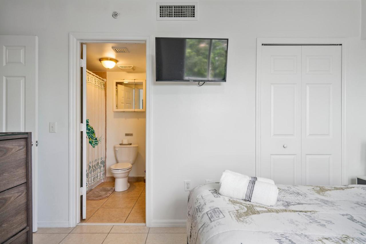 Airport Getaway Apartment Miami Luaran gambar