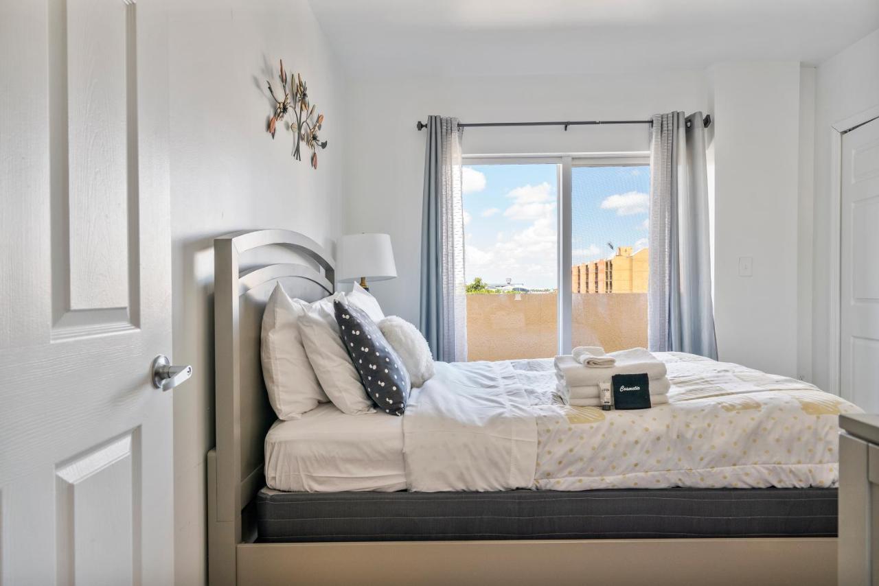 Airport Getaway Apartment Miami Luaran gambar