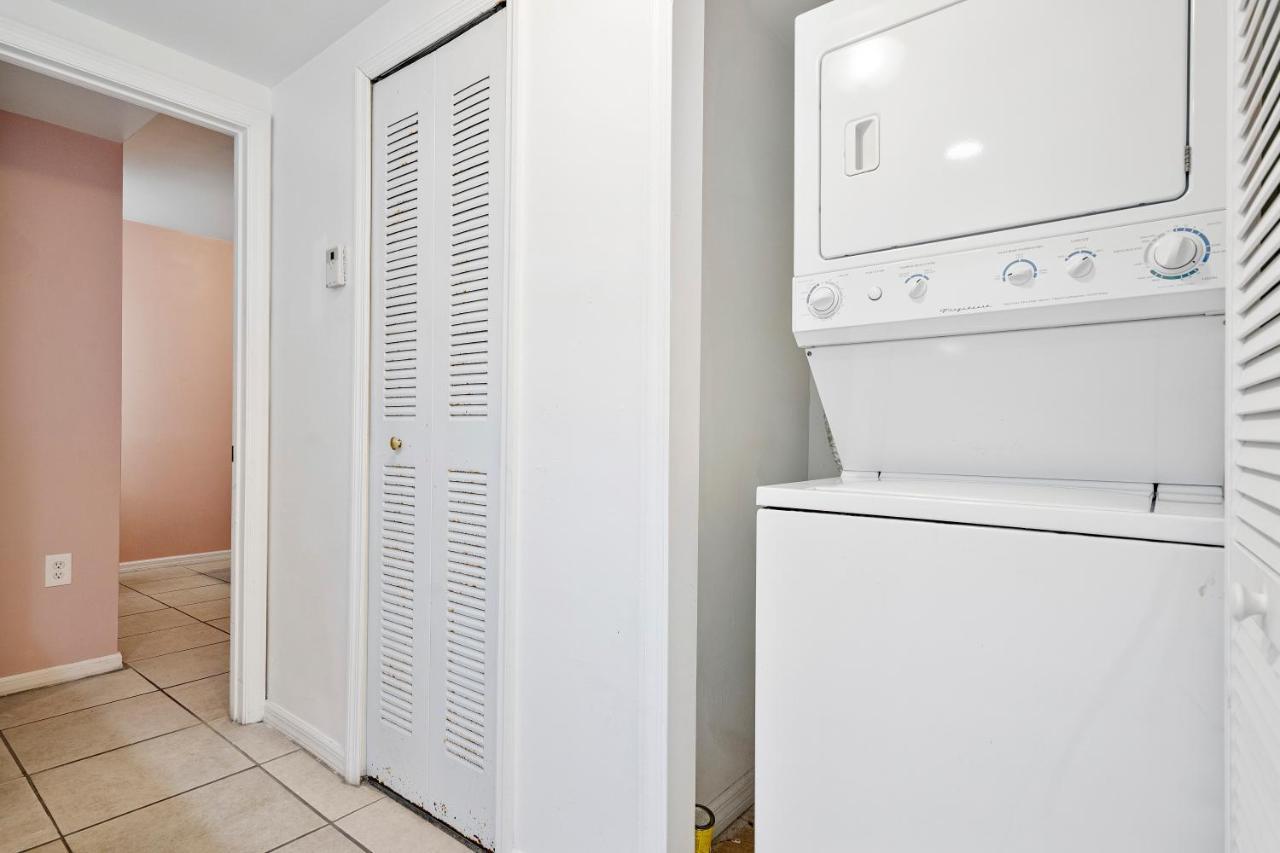 Airport Getaway Apartment Miami Luaran gambar