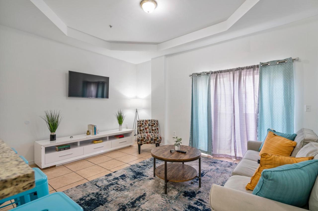 Airport Getaway Apartment Miami Luaran gambar